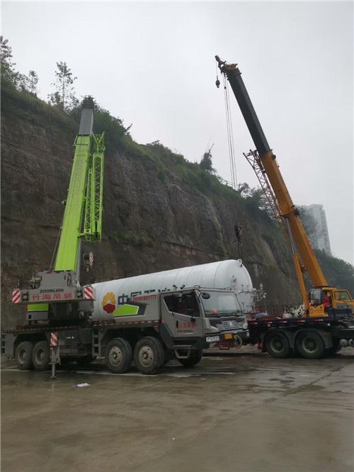 珠海市“不怕风雨冻”—— 吊车的 “恶劣环境适应” 技术