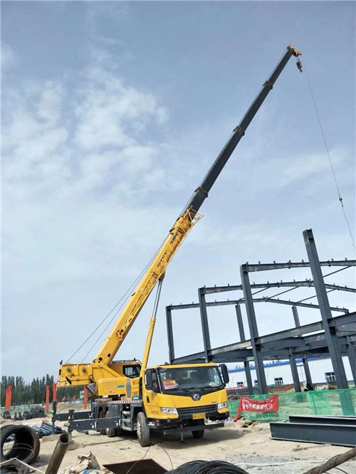 珠海市超高层建筑钢结构吊装案例